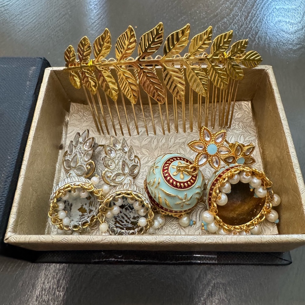 Gold Leaf Hair Comb and Decorative Earrings Set